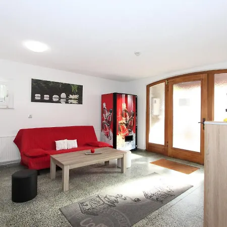 Am Birkenhain-1 By Interhome 蒂罗尔-泽费尔德